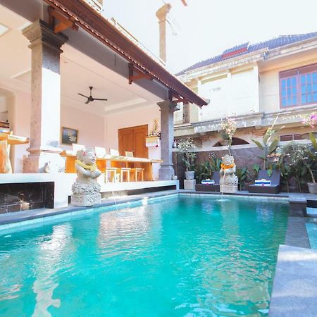 สัตยา เฮาส์ อูบุด Hotel ภายนอก รูปภาพ