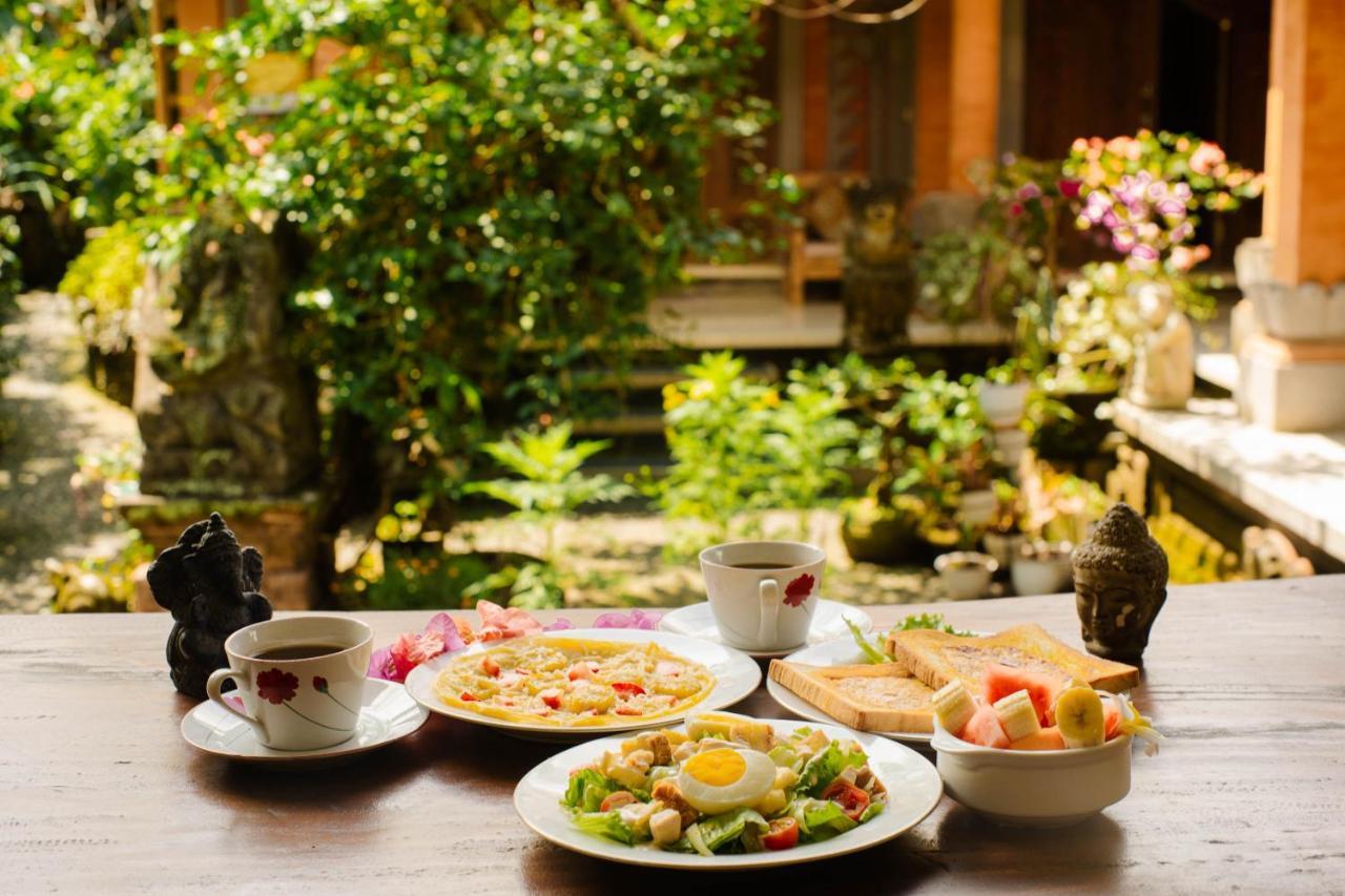 สัตยา เฮาส์ อูบุด Hotel ภายนอก รูปภาพ