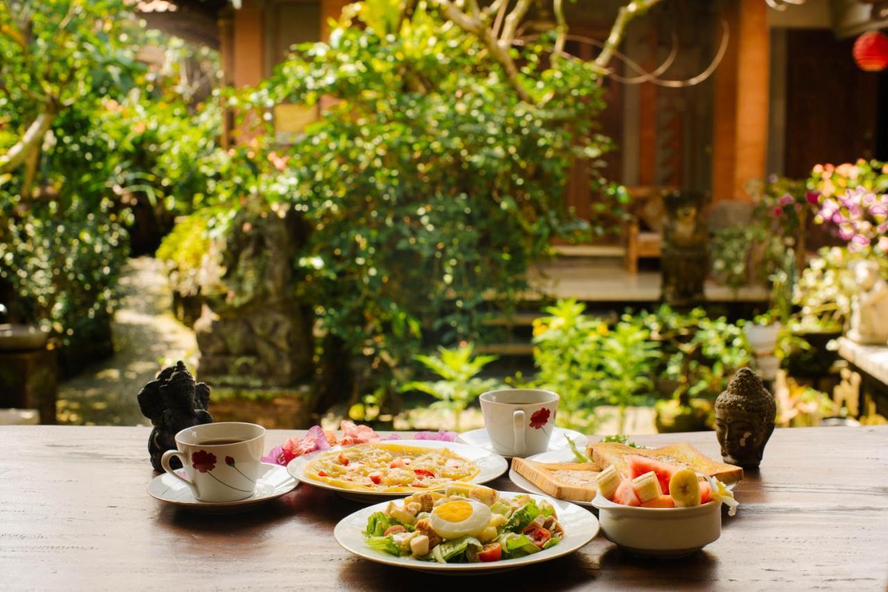 สัตยา เฮาส์ อูบุด Hotel ภายนอก รูปภาพ