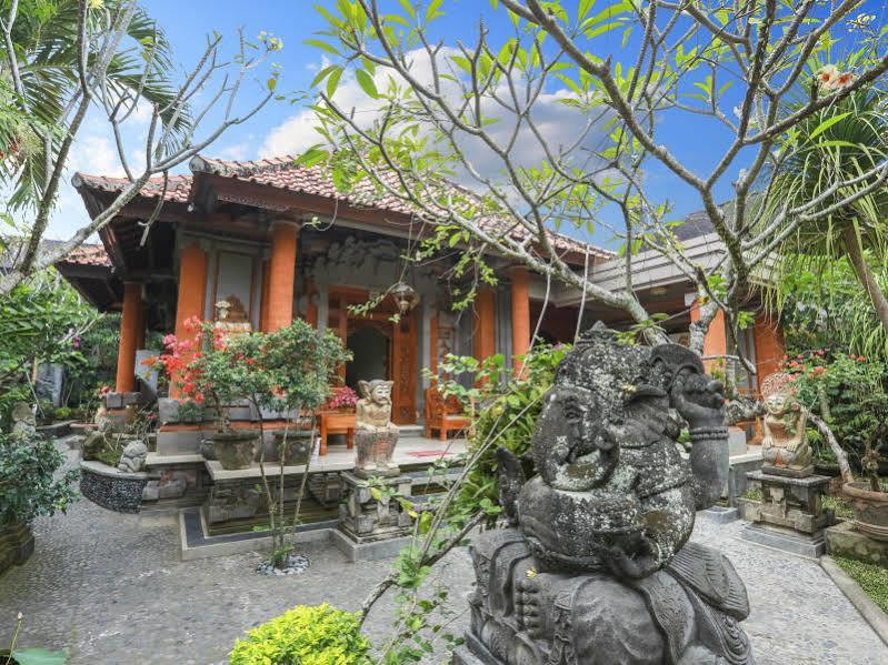 สัตยา เฮาส์ อูบุด Hotel ภายนอก รูปภาพ
