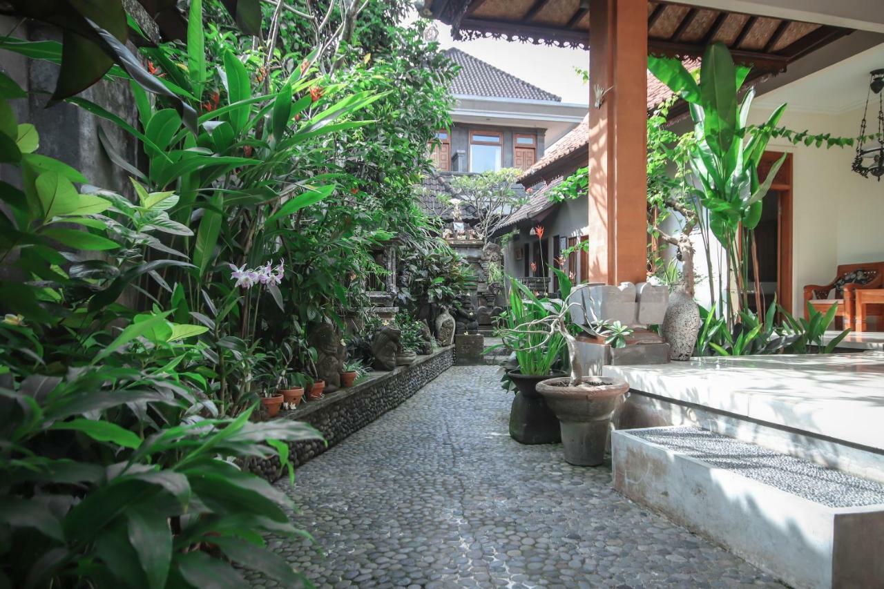 สัตยา เฮาส์ อูบุด Hotel ภายนอก รูปภาพ