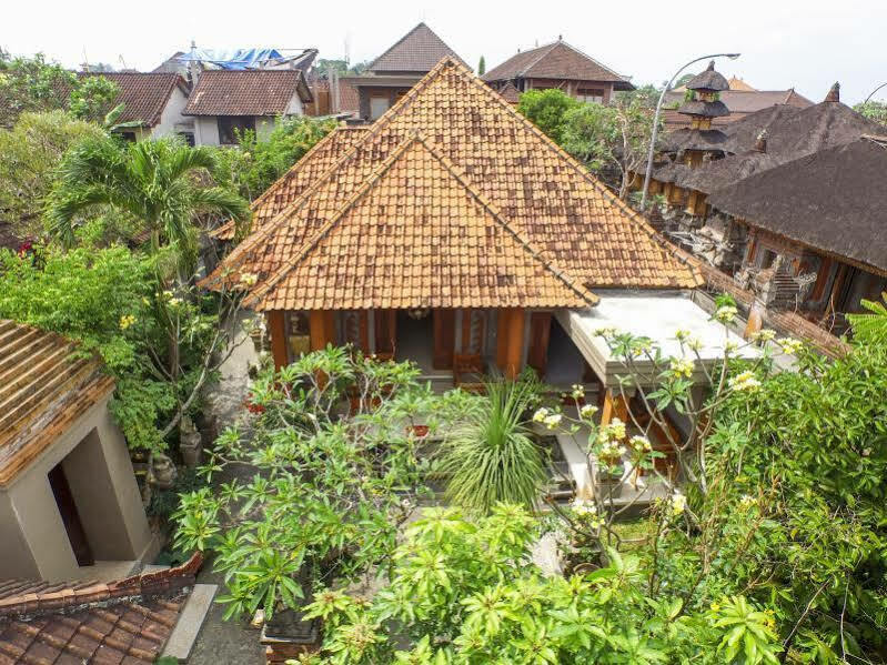 สัตยา เฮาส์ อูบุด Hotel ภายนอก รูปภาพ